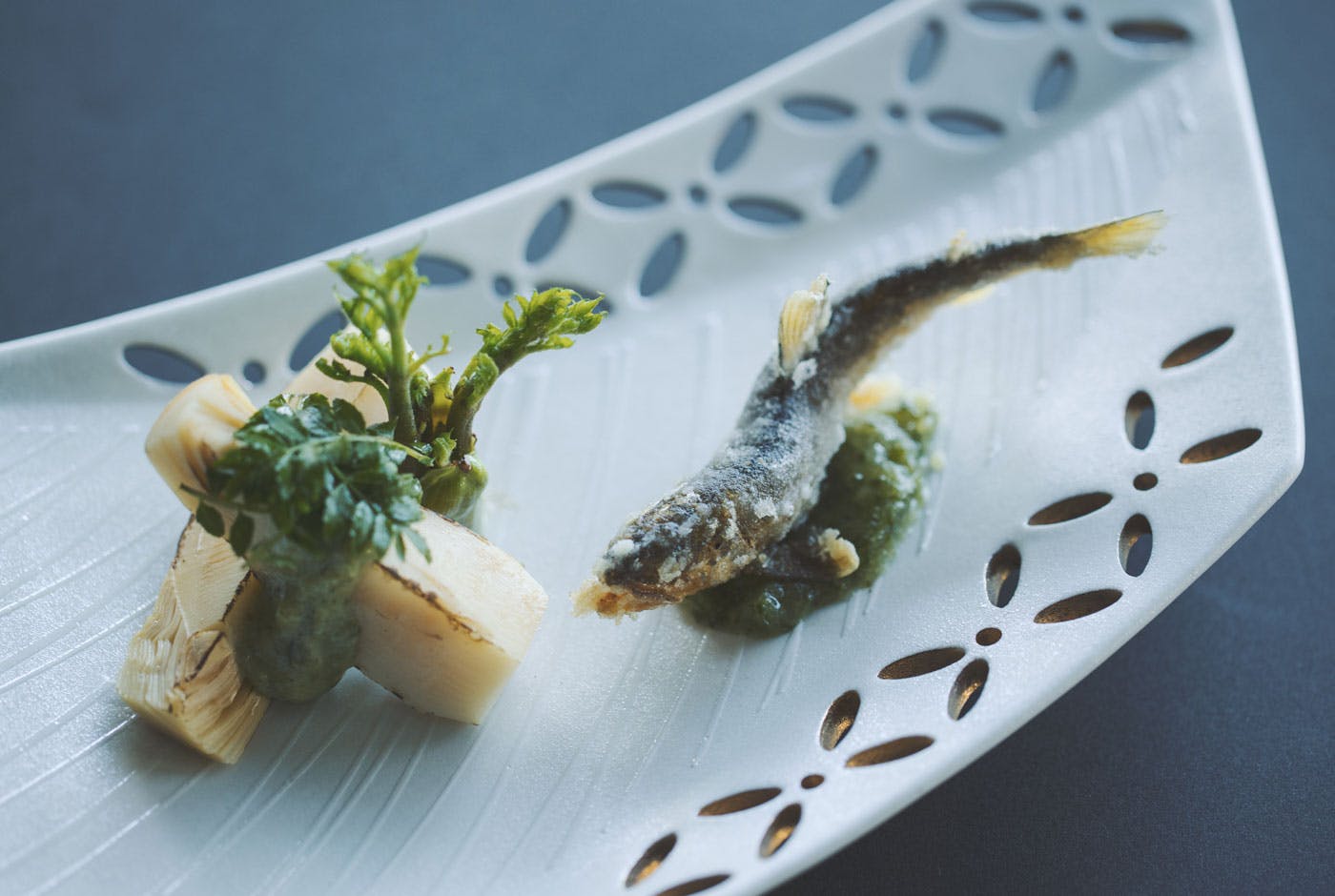 筍木の芽焼き 稚鮎のフリット チミチュリソース