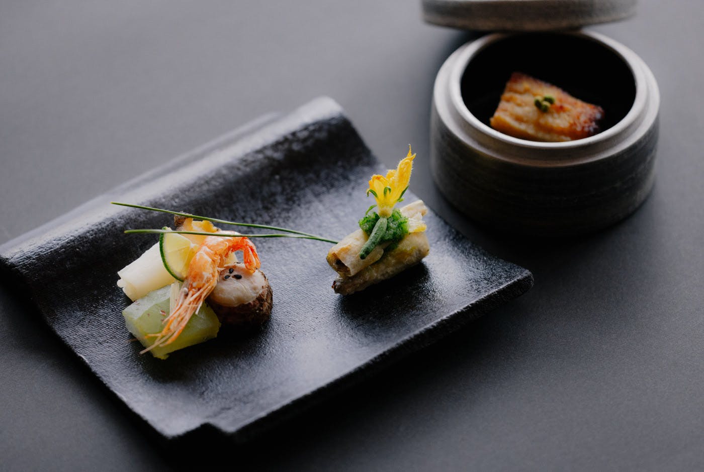 鰻蒸し寿司　小鮎柳酢　アワビ　夏の幸の前菜