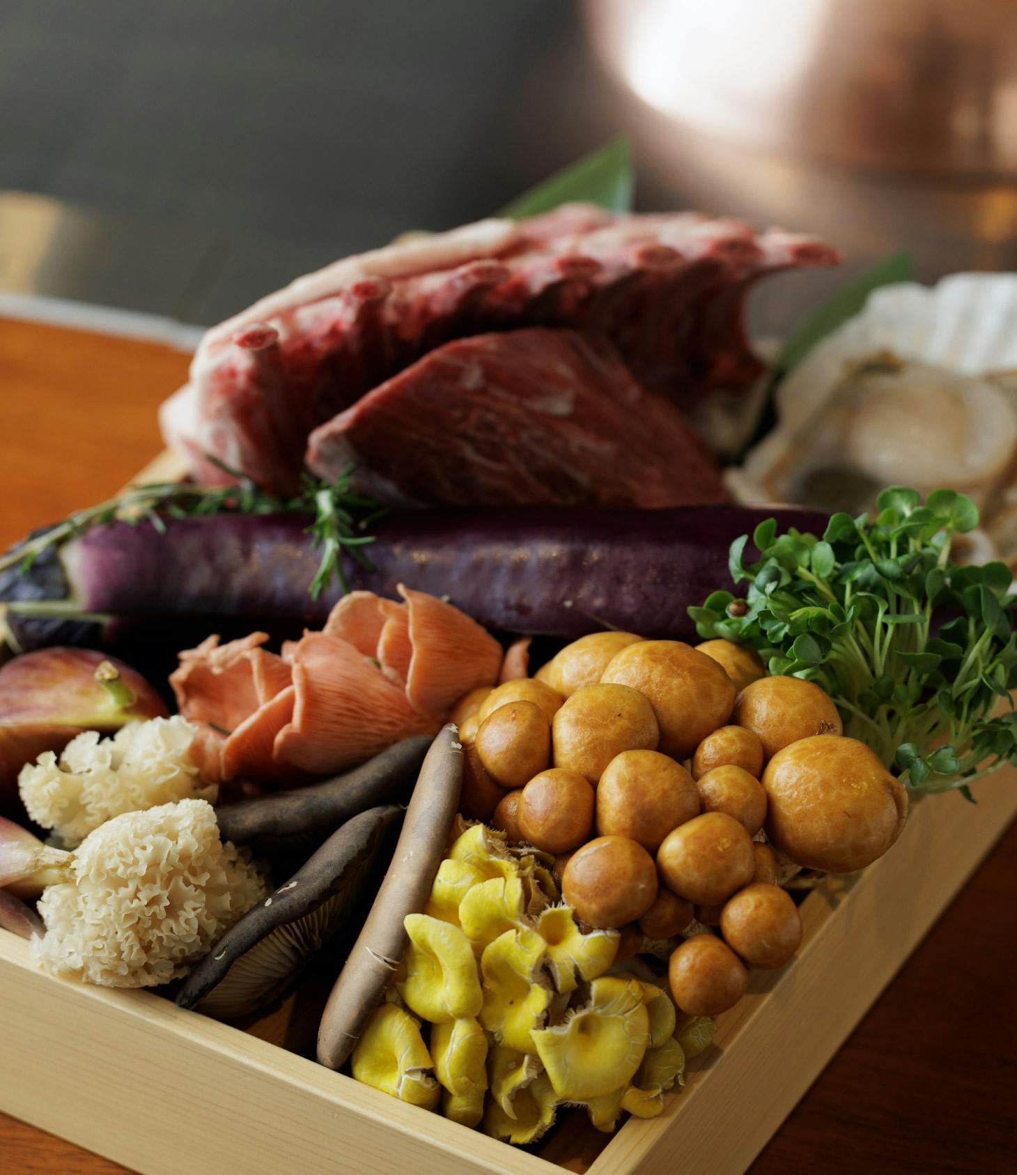 Charcoal-grilled king crab 