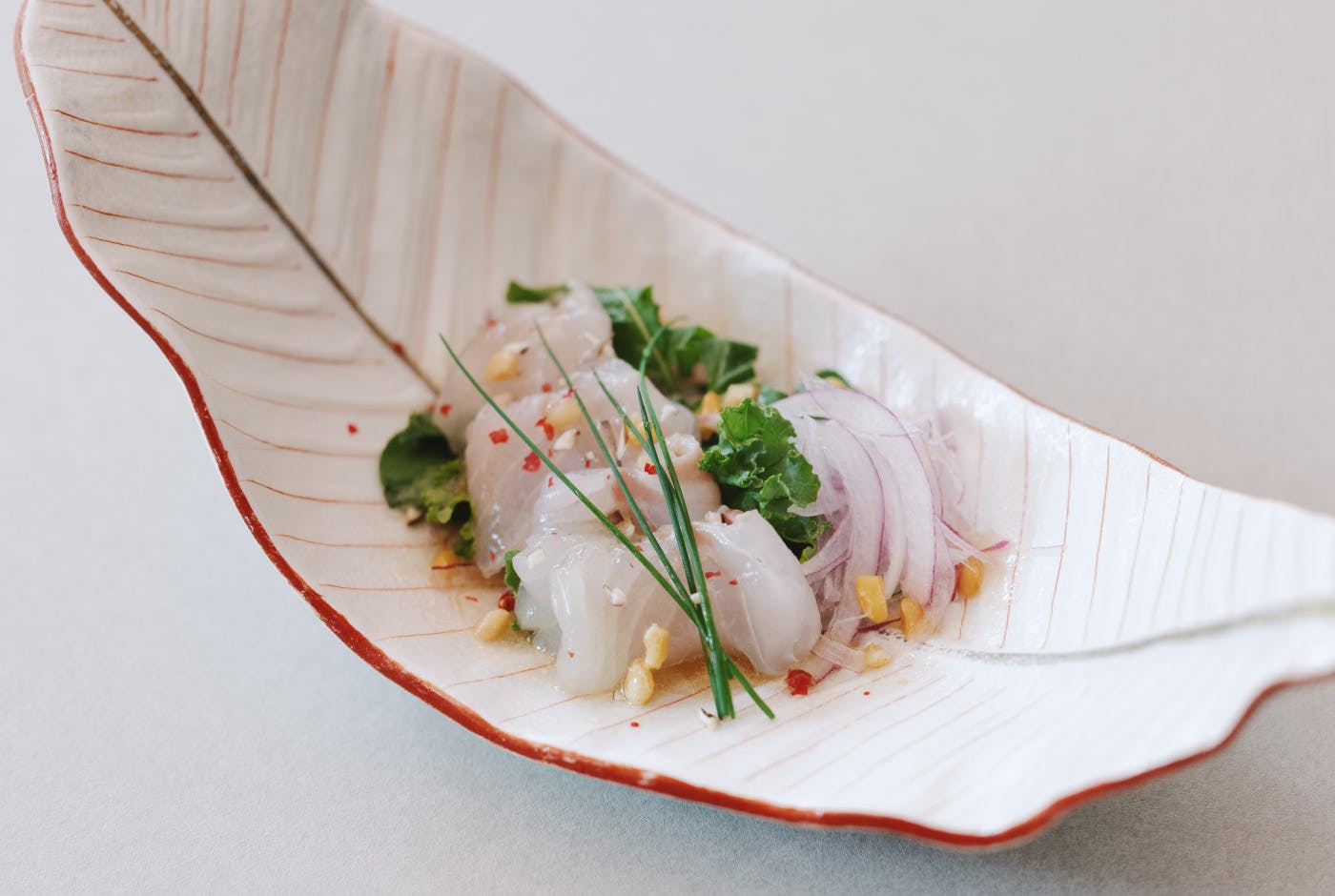 季節の白身魚のうす造り