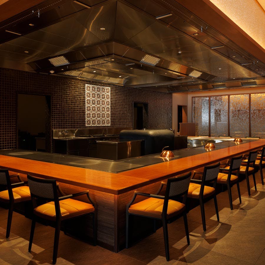 DINING “JOHN KANAYA”