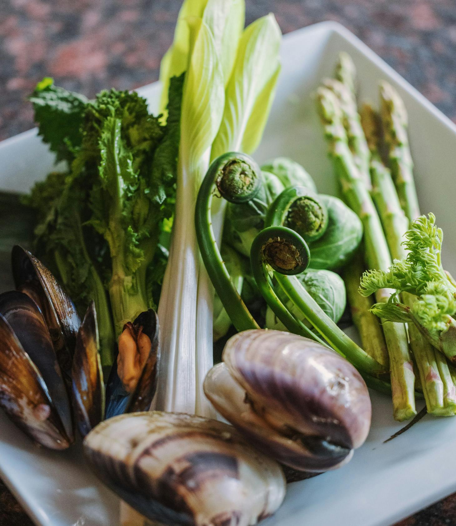 Charcoal-grilled king crab 