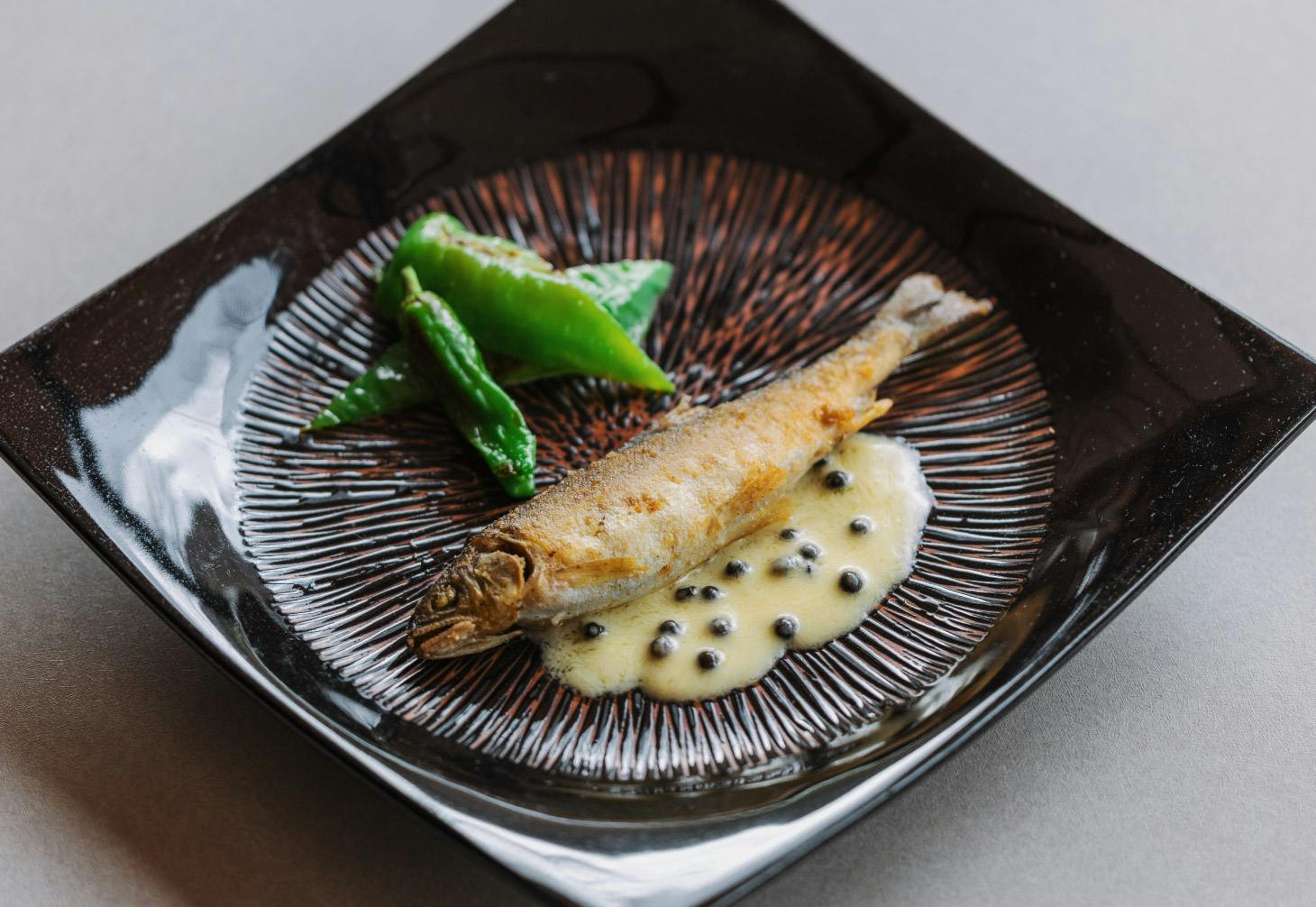 鮎のコンフィのムニエル