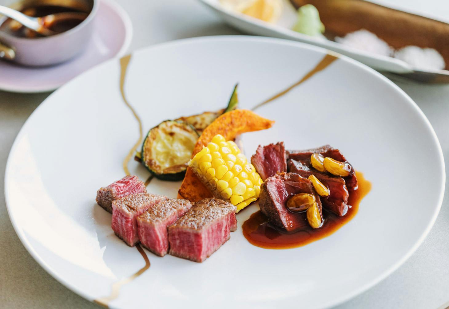 那須野が原和牛フィレ肉と鹿ロース肉の鉄板焼