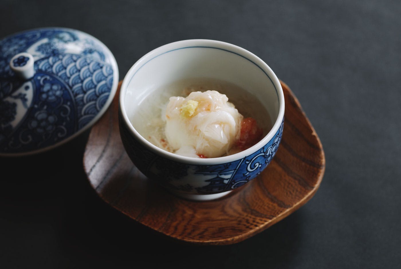 百合根饅頭と蟹の銀餡かけ