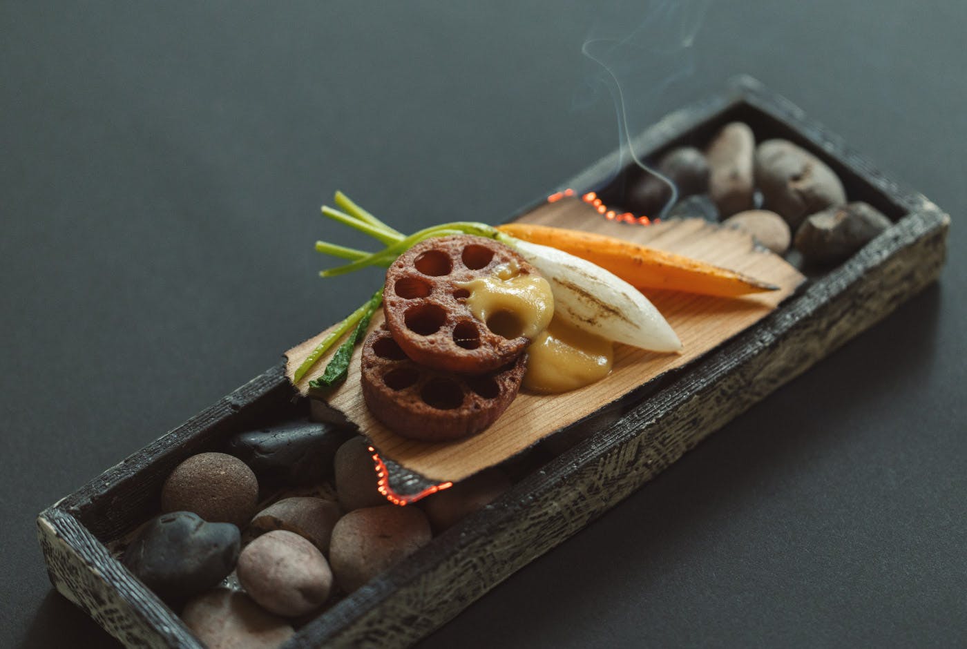 杉板香る冬野菜