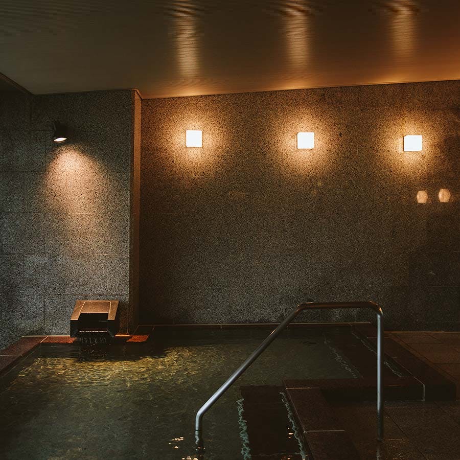 Four Seasons Bath