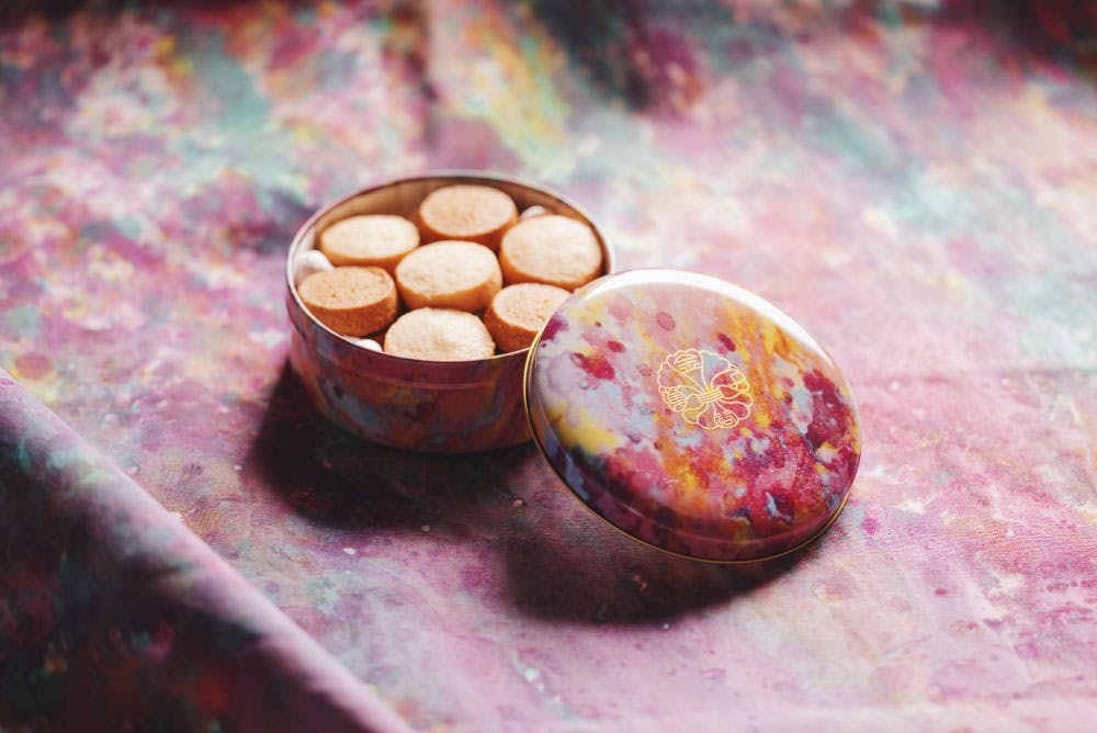 西形彩が彩る金谷菓子本舗のビスケ